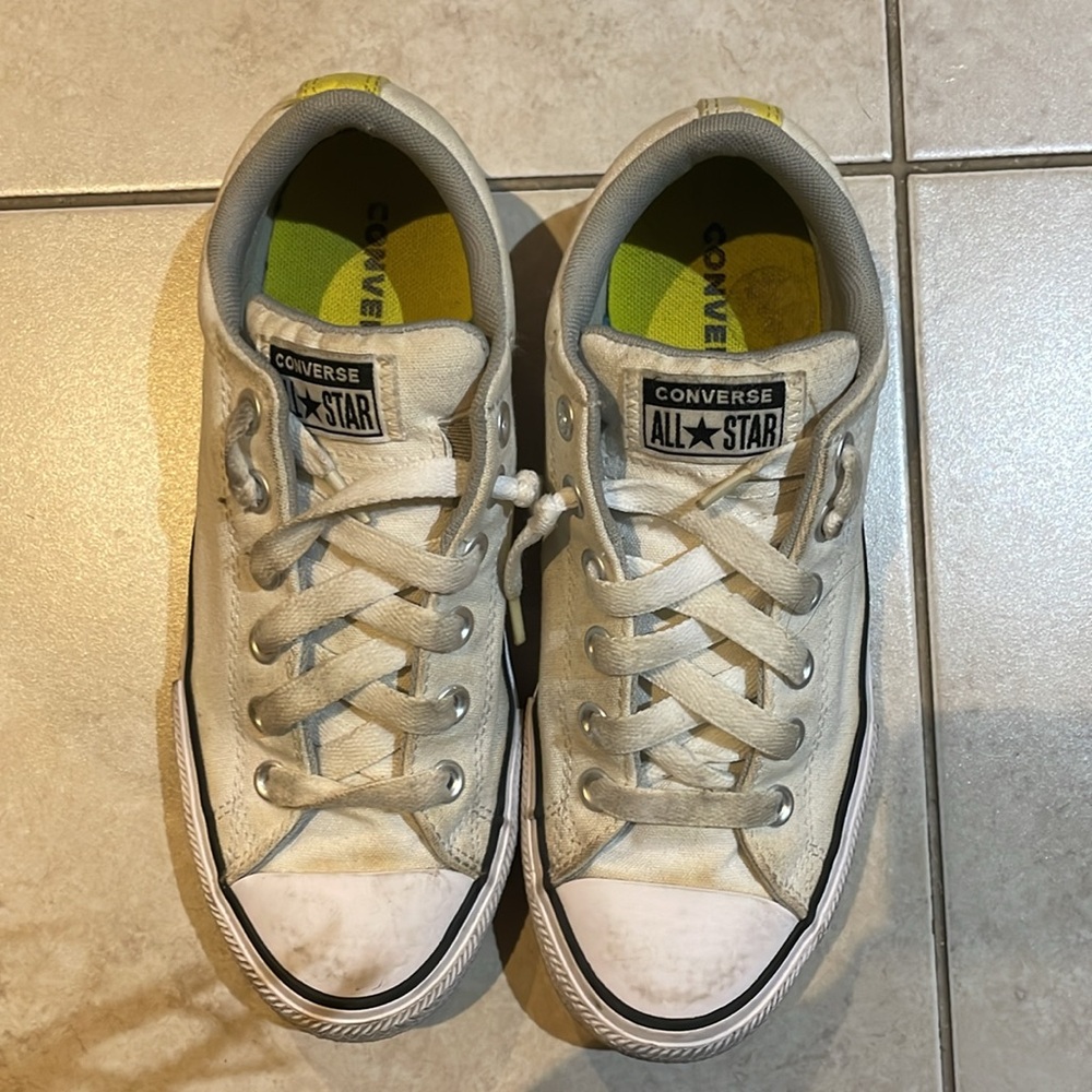 White Converse - Picture 2 of 4